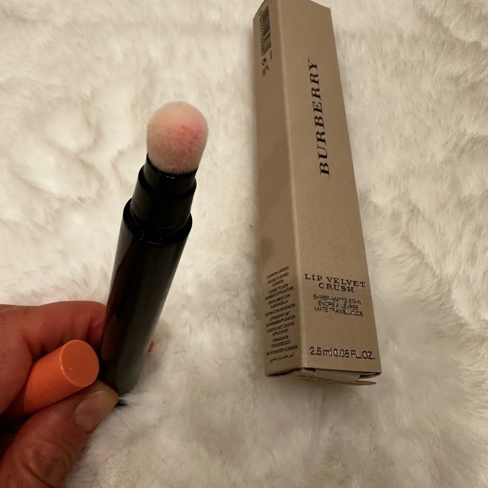 Burberry luxurious lip